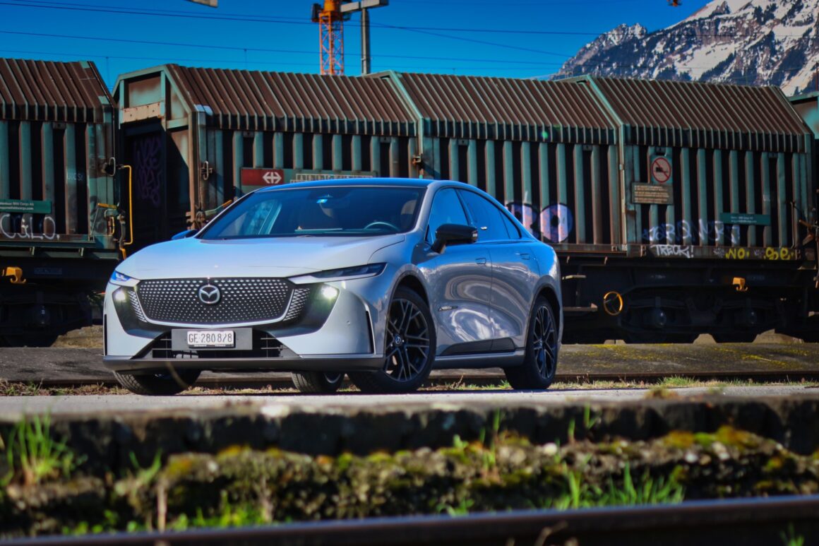 2025 Mazda 6e